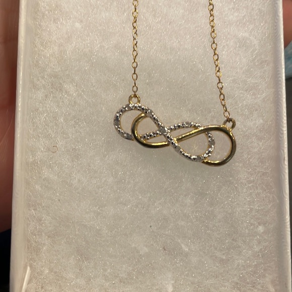 Jewelry - Infinity necklace